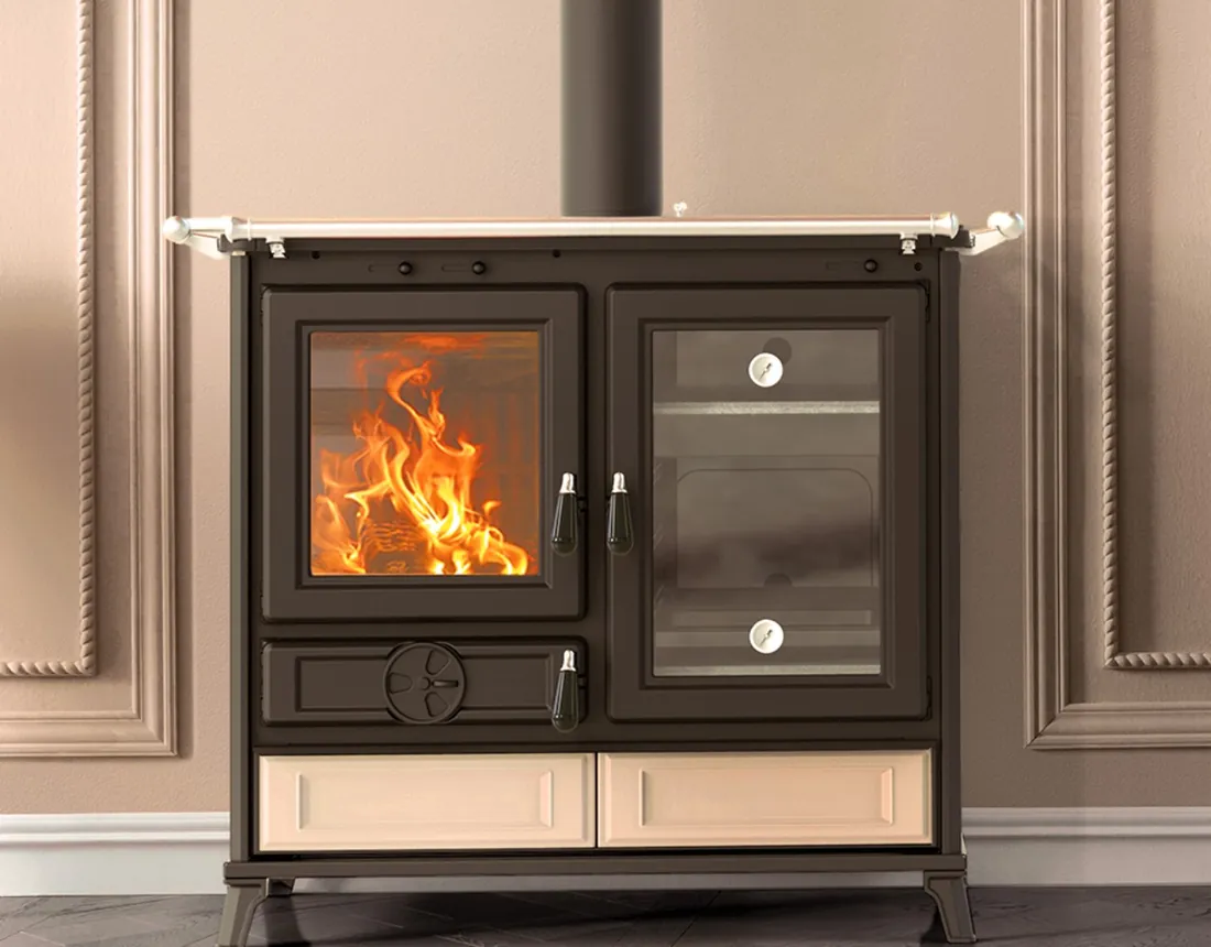 Cuisinière à bois ThermoRossi Margherita en showroom à Dracy-le-Fort, près de Chalon-sur-Saône