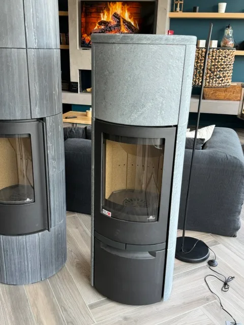 Poêle à bois Jydepejsen Cosmo 1500 en pierre ollaire
