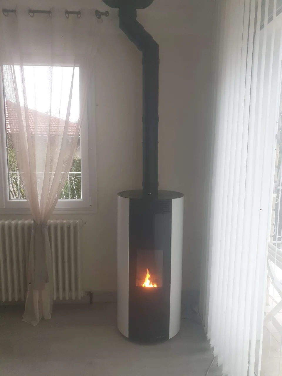 Poêle à granulés Palazzetti Ecofire Emily 9 installé à Châtenoy-le-Royal (71)