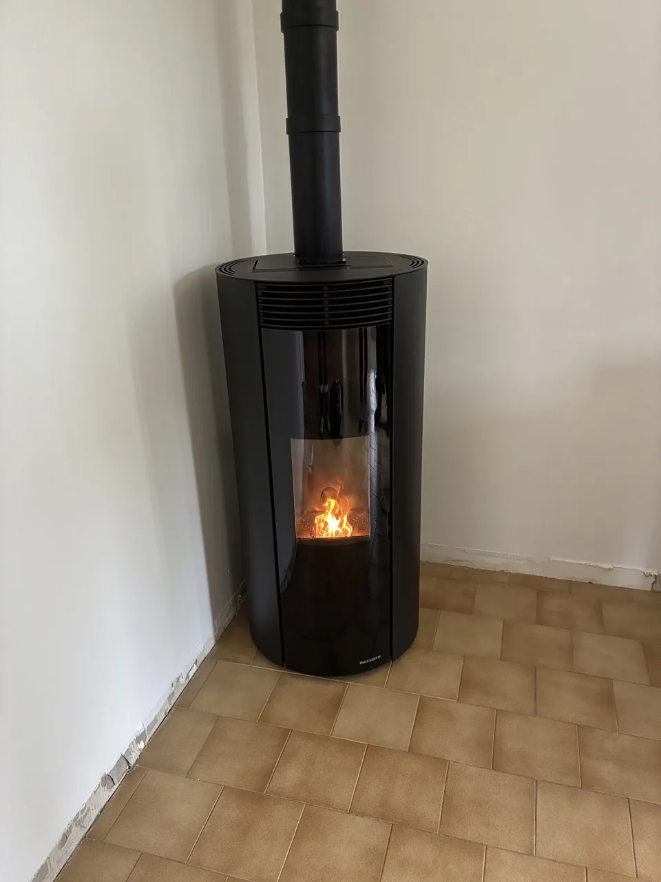 Poêle à granulés Palazzetti Ecofire Emily 9 installé à Saint-Firmin (71)