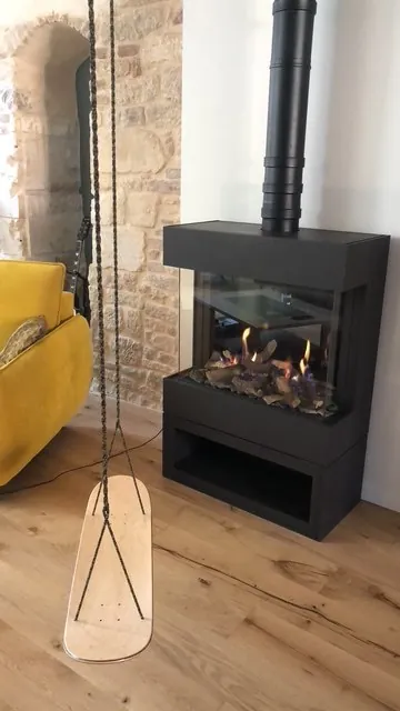Poêle à gaz à flamme réaliste installé à Chalon-sur-Saône par Instant Poêles & Cheminées by Pinto